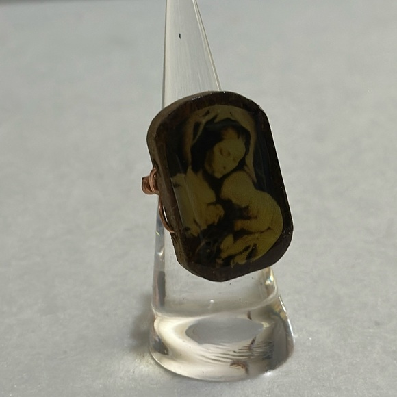 Handmade Mary wooden wire art ring size 5 - Picture 4 of 4